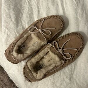 UGG Dakota Slippers - size 9
